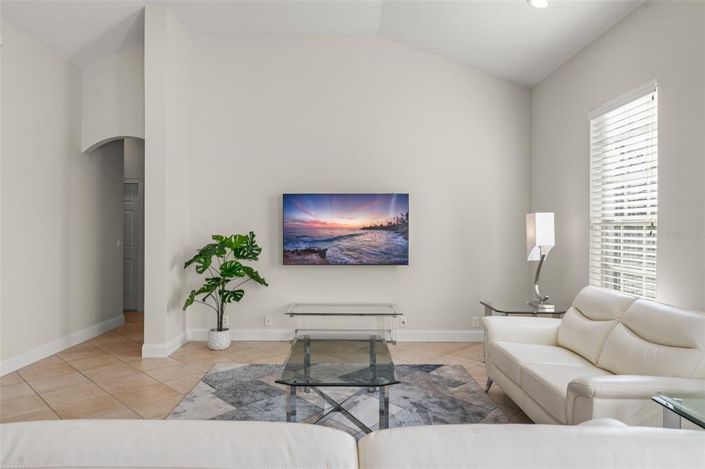 Image No.27-4 Bed Property for sale