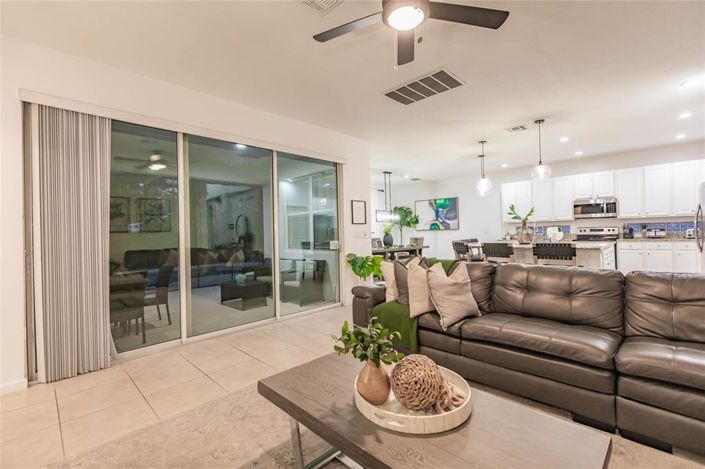 Image No.13-6 Bed Property for sale