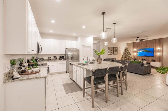 Image No.16-6 Bed Property for sale