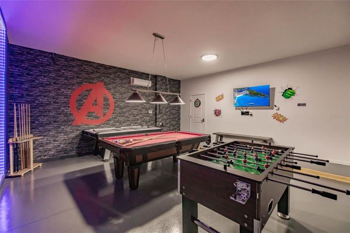 Image No.22-6 Bed Property for sale