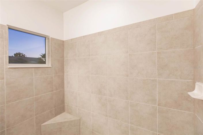 Image No.37-6 Bed Property for sale