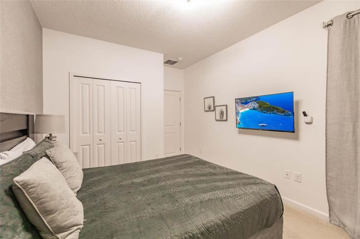 Image No.40-6 Bed Property for sale