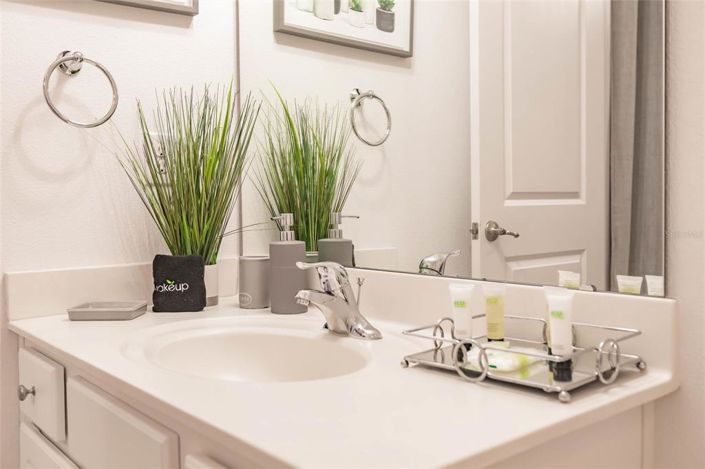 Image No.42-6 Bed Property for sale