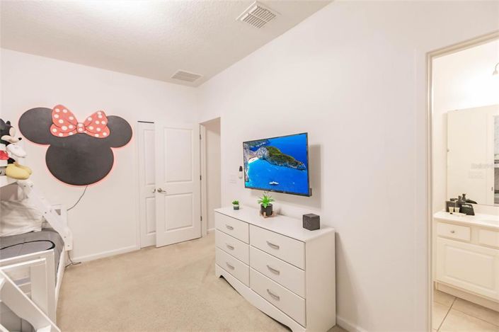 Image No.55-6 Bed Property for sale