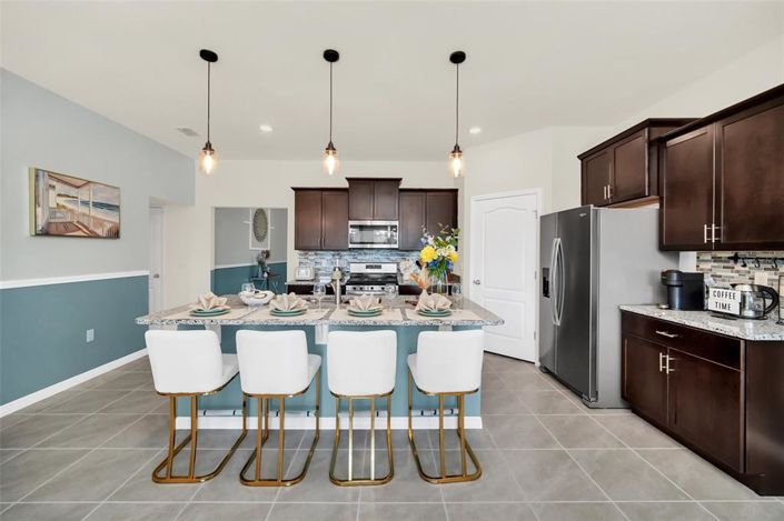 Image No.12-6 Bed Property for sale