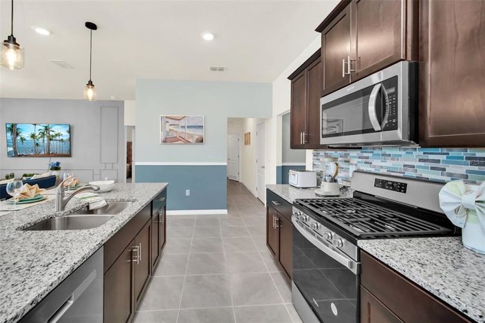 Image No.14-6 Bed Property for sale