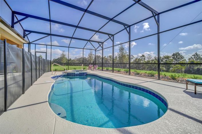 Image No.51-6 Bed Property for sale