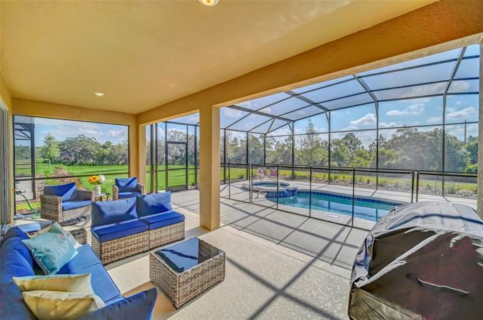 Image No.6-6 Bed Property for sale