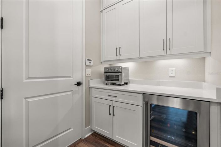 Image No.20-5 Bed Property for sale