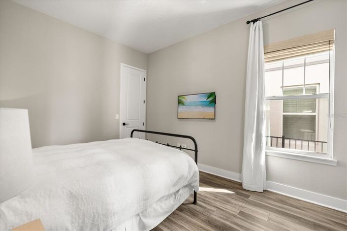 Image No.24-5 Bed Property for sale