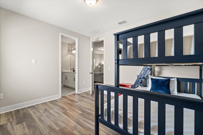 Image No.44-5 Bed Property for sale