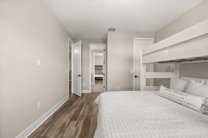 Image No.48-5 Bed Property for sale