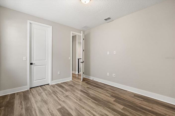 Image No.50-5 Bed Property for sale