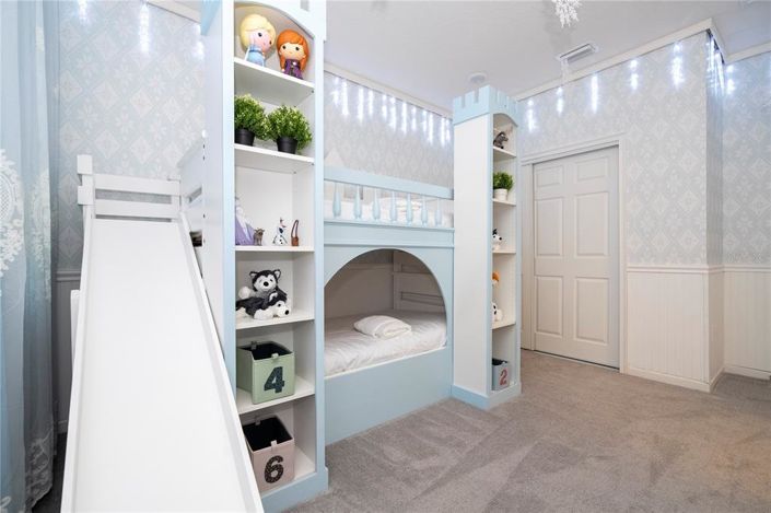 Image No.55-9 Bed Property for sale