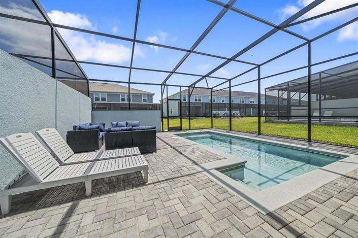 Image No.14-5 Bed Townhouse for sale