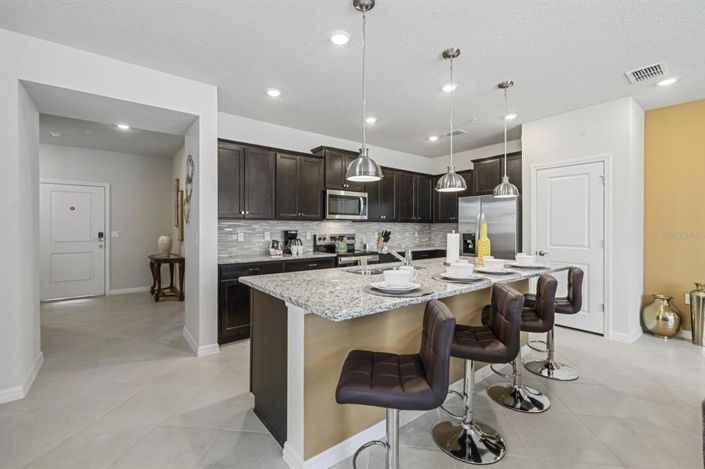 Image No.5-5 Bed Townhouse for sale