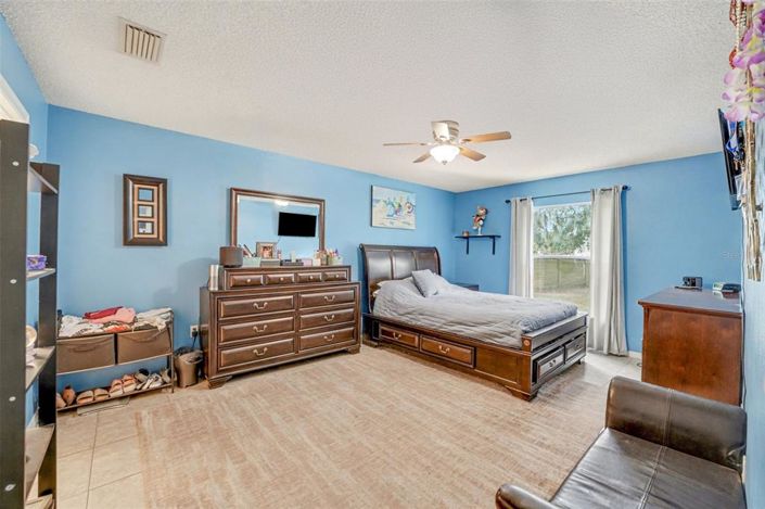 Image No.12-4 Bed Property for sale