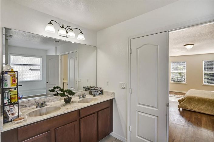 Image No.13-4 Bed Property for sale