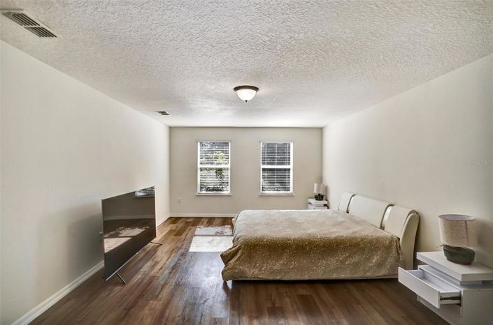 Image No.16-4 Bed Property for sale