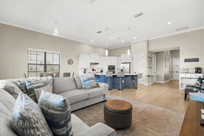 Image No.23-5 Bed Property for sale