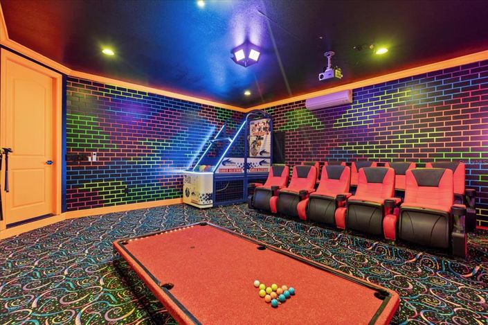 Image No.9-5 Bed Property for sale