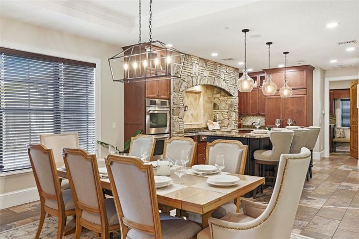 Image No.18-6 Bed Property for sale