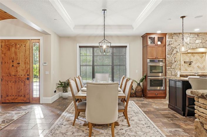 Image No.19-6 Bed Property for sale