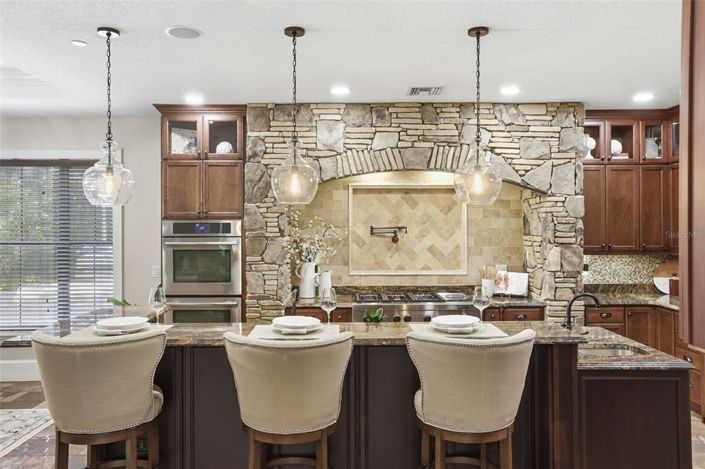 Image No.23-6 Bed Property for sale