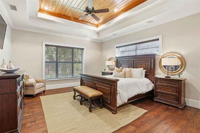 Image No.28-6 Bed Property for sale