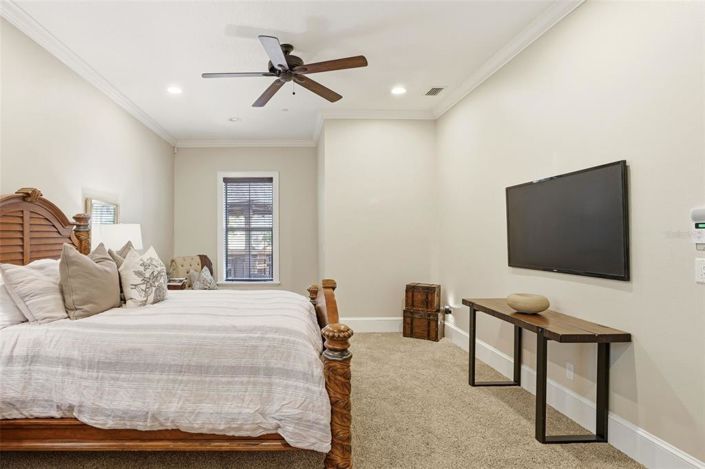 Image No.34-6 Bed Property for sale