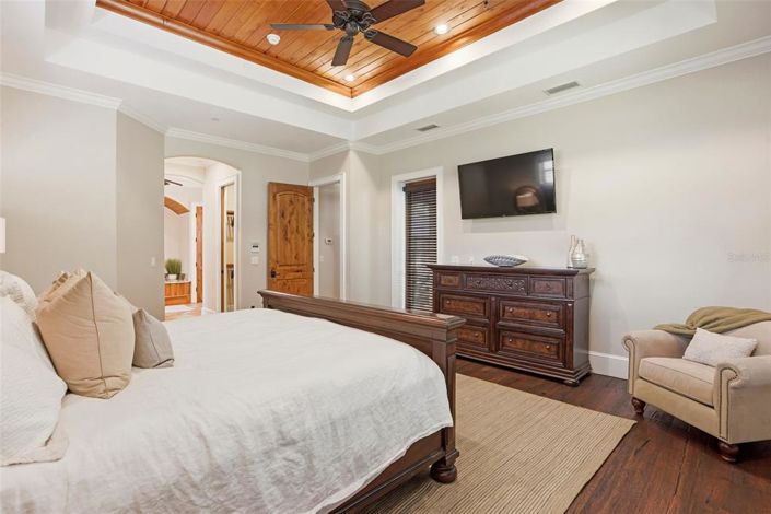 Image No.38-6 Bed Property for sale