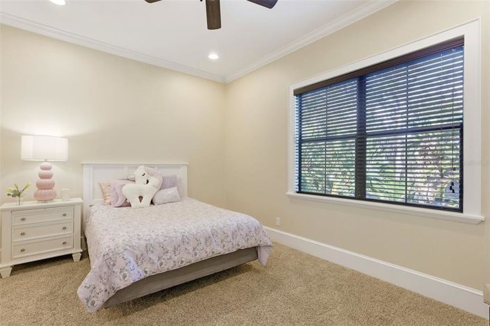 Image No.41-6 Bed Property for sale