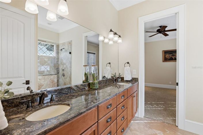 Image No.48-6 Bed Property for sale