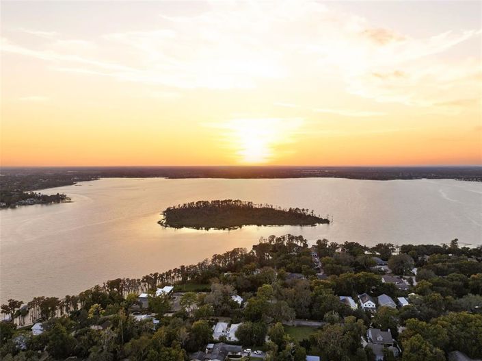 Image No.6-6 Bed Property for sale