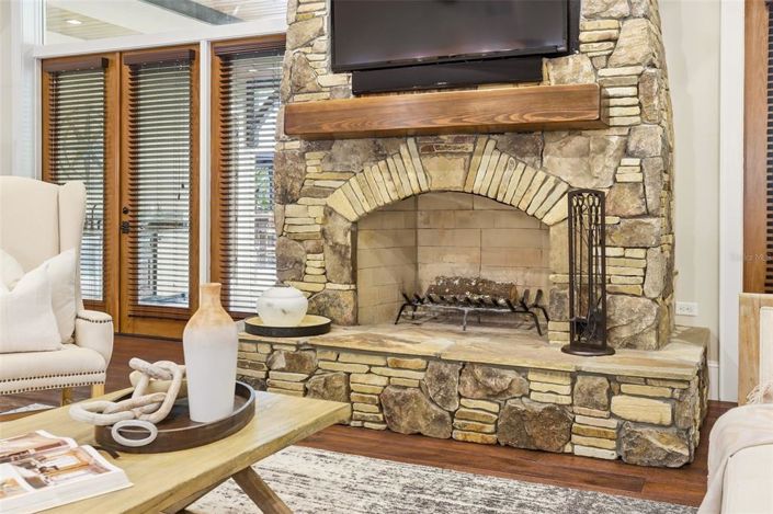 Image No.9-6 Bed Property for sale