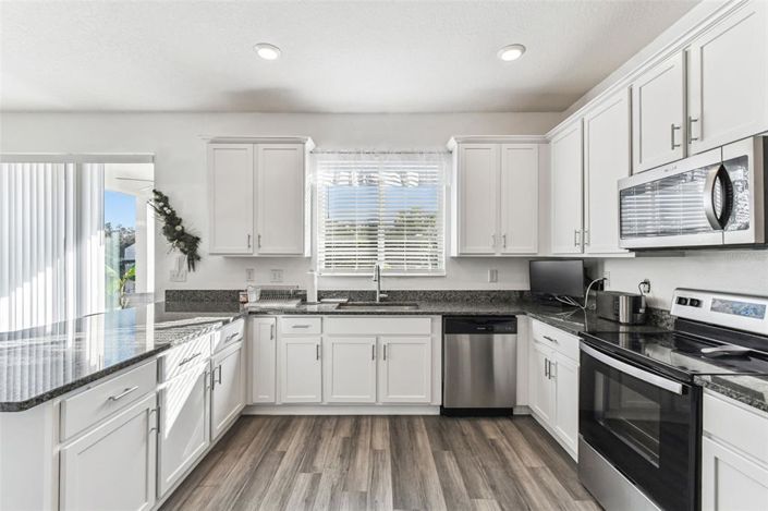 Image No.17-4 Bed Property for sale