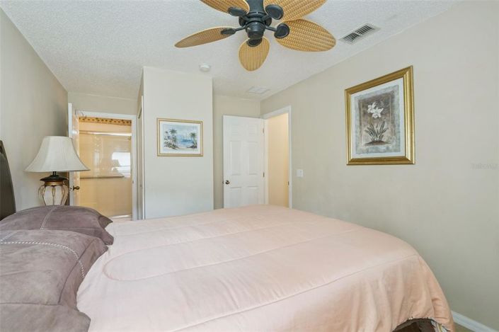 Image No.22-4 Bed Property for sale