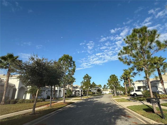 Image No.4-4 Bed Property for sale