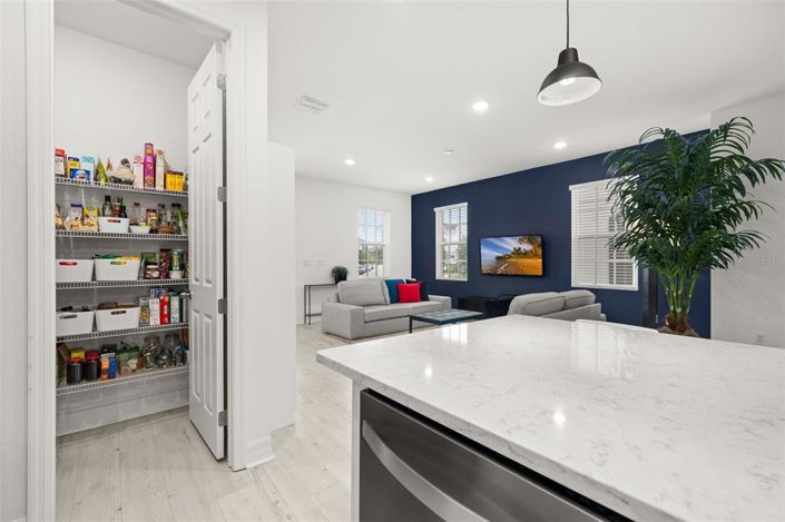 Image No.12-3 Bed Townhouse for sale