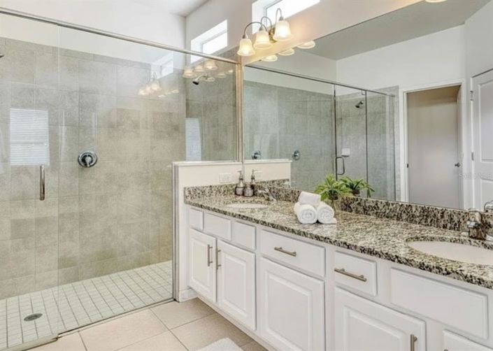 Image No.3-6 Bed Property for sale