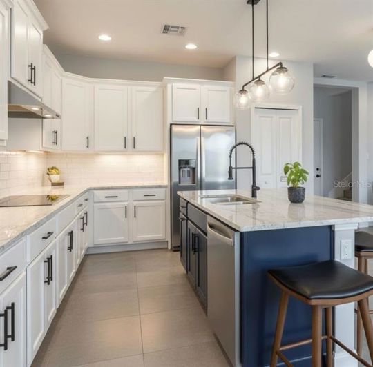 Image No.9-6 Bed Property for sale