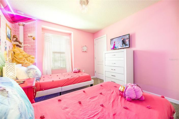 Image No.25-5 Bed Townhouse for sale