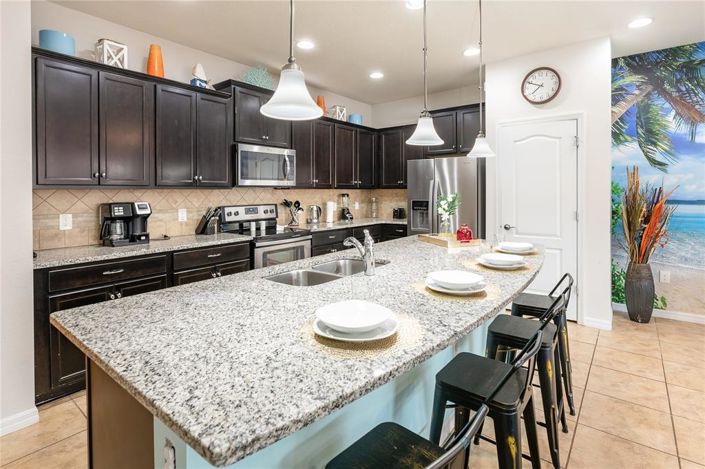 Image No.7-5 Bed Townhouse for sale