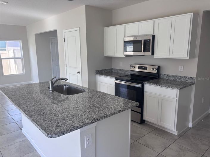 Image No.5-3 Bed Property for sale