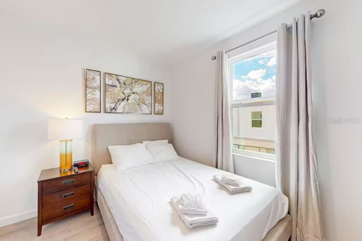 Image No.17-4 Bed Townhouse for sale