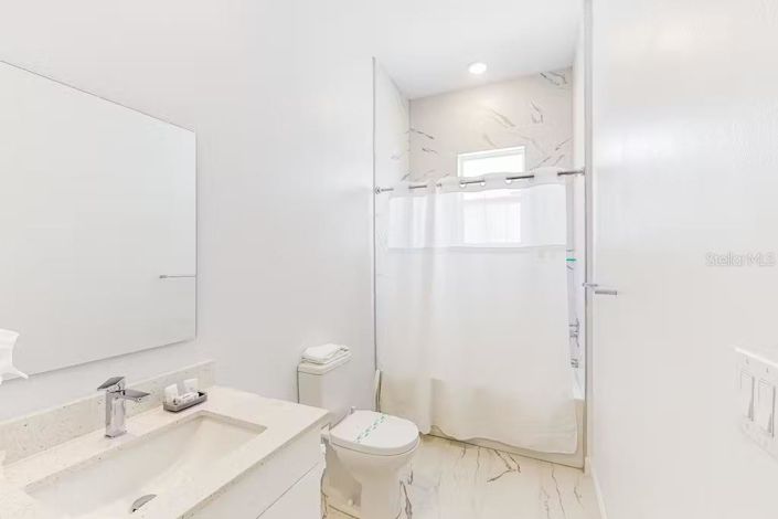 Image No.18-4 Bed Townhouse for sale