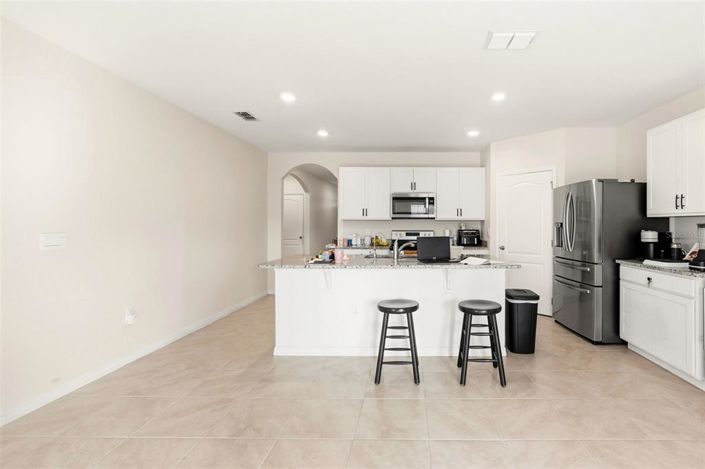 Image No.10-4 Bed Property for sale