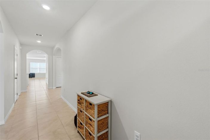 Image No.4-4 Bed Property for sale