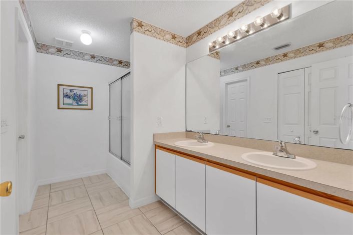 Image No.11-3 Bed Property for sale