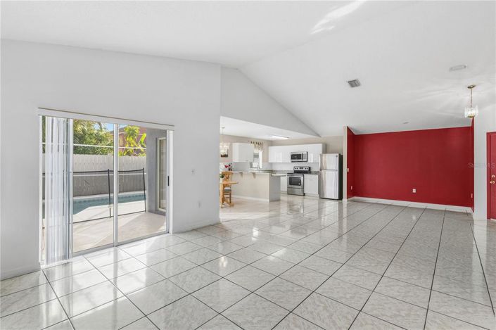 Image No.3-3 Bed Property for sale